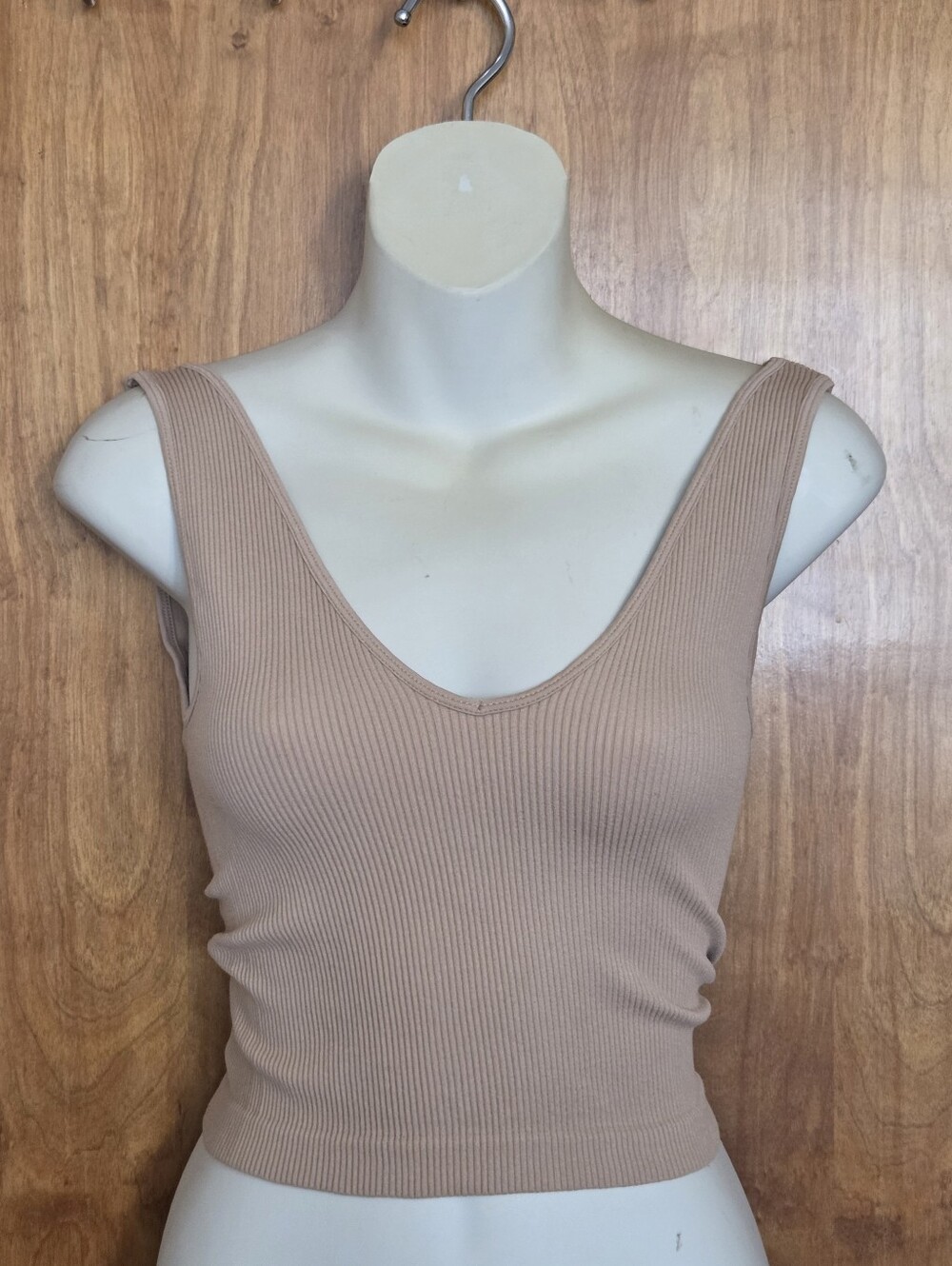 Dynamic Ribbed V-Neck Crop Tank Top - Tan - Picture 2 of 3